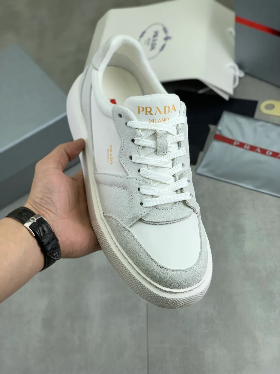 Men's men's shoes P560 💰【New style】Top quality, new popular models on the official website, which will never go out of style for a century, 🆘 The trendy brand (Prada) mainly promotes popular models, avant-garde and versatile fashionable men's shoes, privately molded, with cowhide splicing and 1:1 oil edge treatment... fashionable and simple, original imported cowhide with python skin, cowhide leather lining for feet; the atmosphere and personality are more fashionable, eye-catching and pursuing class. It will subvert the old idea and be a must-have for fashionistas who want to spend time with you! Must keep it! High-end comfortable and low-cost, high-end quality workmanship. Size: 38-45 4️⃣ colors available. full package